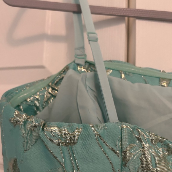 Gorgeous Eva Mendes/New York & Co strapless dress. - Picture 4 of 5